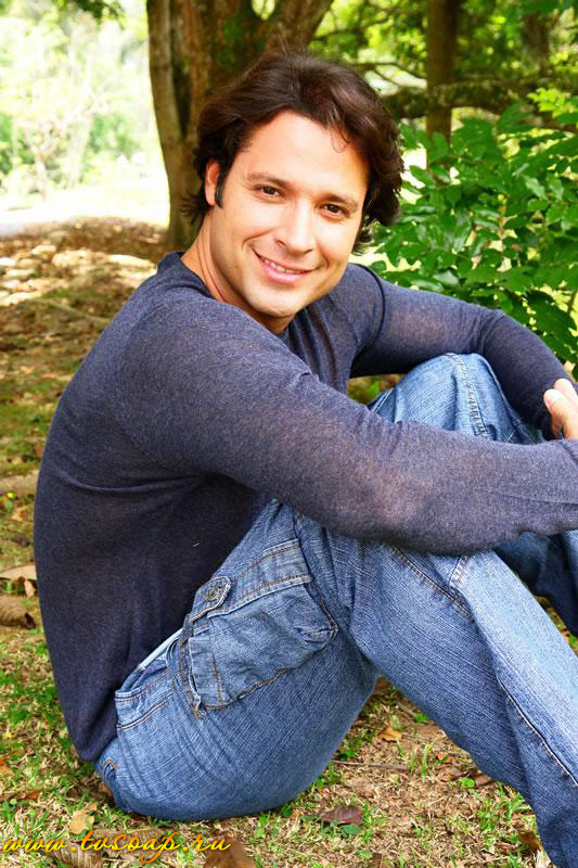 http://www.tvsoap.ru/photo/images_large/luisa_fernenda_ricardo_alamo/tvsoap.ru_ricardo_alamo_010.jpg